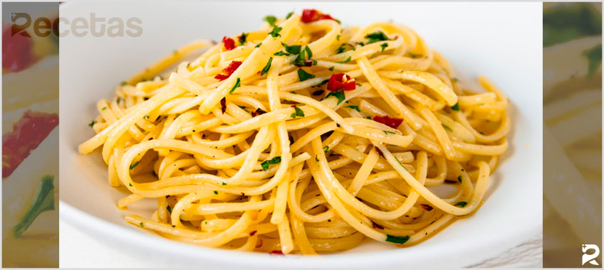 Pasta Aglio e Olio (Espaguetis con Ajo y Aceite)